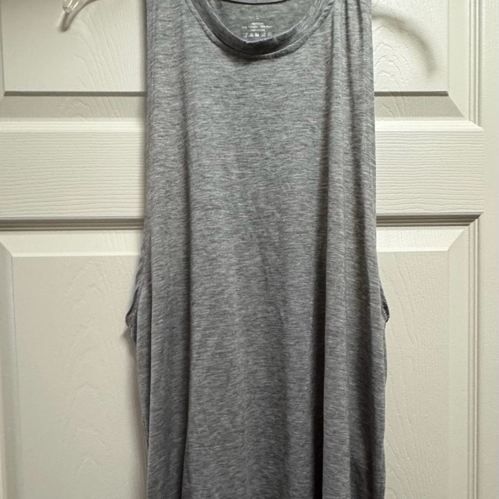 Amazon Gray Sleeveless Muscle Tee Tank Top